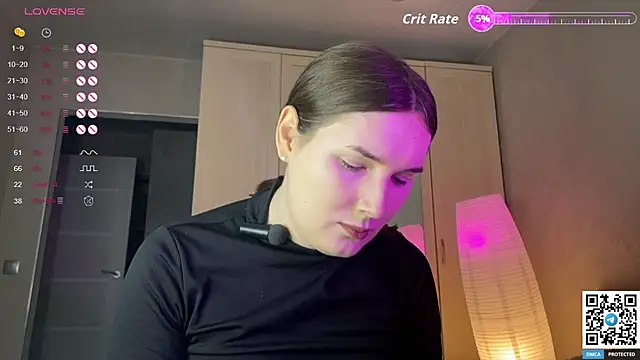 Maria Bowie online show from 8, 10, 2025