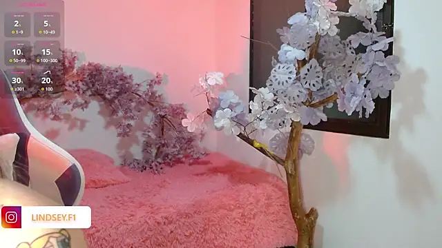 NaomiFox1 online show from 22, 10, 2025