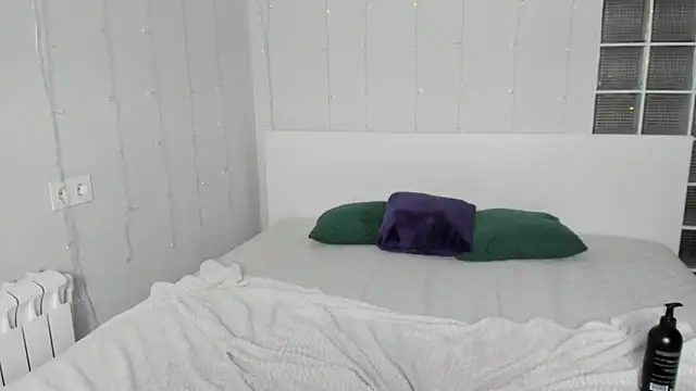 fiery stella online show from 3, 3, 2025