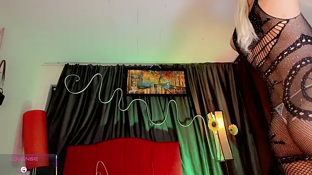 Gabyqueen70 online show from 6, 3, 2026