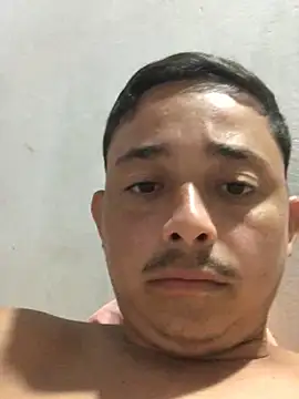 isacalejandroo online show from 26, 2, 2025