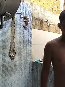 isacalejandroo online show from 28, 2, 2025