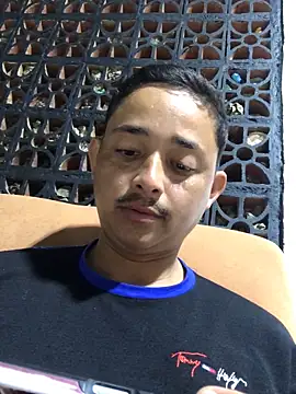 isacalejandroo online show from 1, 3, 2025