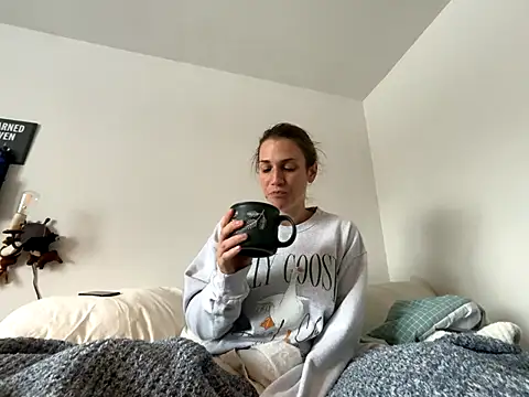 MissSwitch online show from 4, 12, 2024