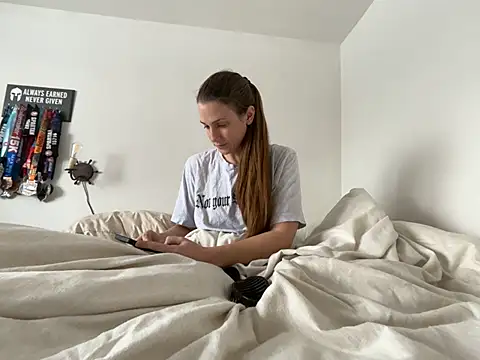 MissSwitch online show from 4, 2, 2025