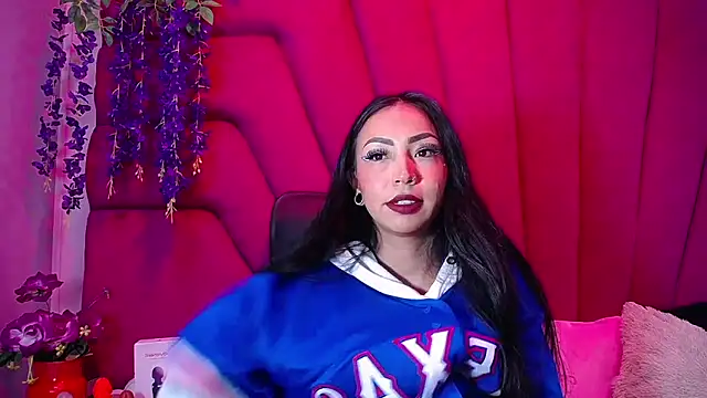 nathalia pink online show from 5, 11, 2025