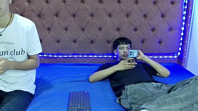 boys yourparty online show from 27, 12, 2024