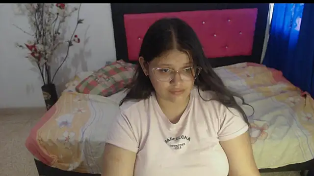 Snapshot of angel_barbie_1 chatting on 27, 9, 2025 angel barbie 1 online show from 27, 9, 2025