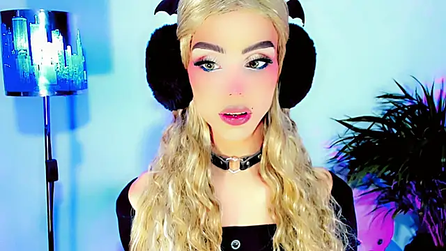 dollswit01 online show from 8, 1, 2026