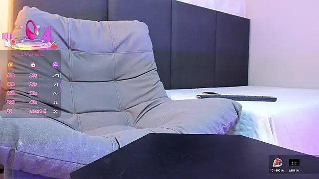 Snapshot of SophieHarris_ chatting on 15, 9, 2025 SophieHarris online show from 15, 9, 2025