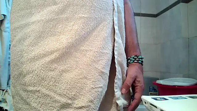 Kalia Cross online show from 10, 10, 2025