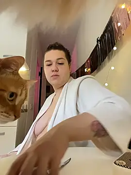 SuzieMurray online show from 10, 10, 2025