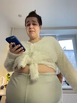 SuzieMurray online show from 12, 11, 2025