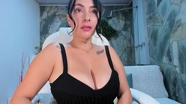 anniemayerx  online show from 10, 1, 2025