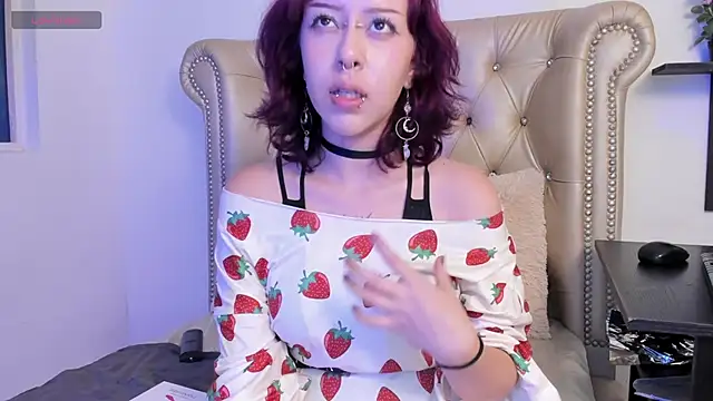 AlexaFoxy18 online show from 12, 2, 2025