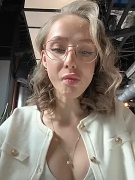 CaseyStar online show from 20, 2, 2025