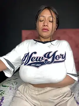 Snapshot of Im_Little chatting on 26, 2, 2025 Im Little online show from 26, 2, 2025