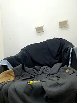 Snapshot of charlesss19 chatting on 27, 2, 2025 charlesss19 online show from 27, 2, 2025