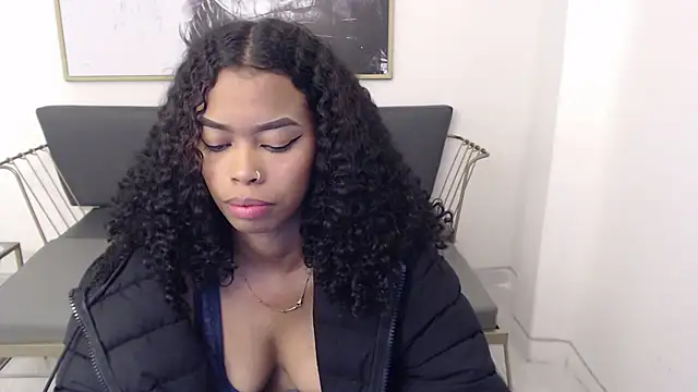 Snapshot of Shenna_brunette_ chatting on 15, 12, 2024 Shenna brunette online show from 15, 12, 2024