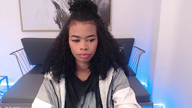 Snapshot of Shenna_brunette_ chatting on 18, 12, 2024 Shenna brunette online show from 18, 12, 2024