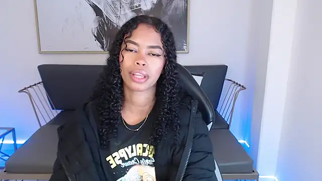 Snapshot of Shenna_brunette_ chatting on 20, 12, 2024 Shenna brunette online show from 20, 12, 2024