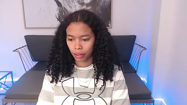 Snapshot of Shenna_brunette_ chatting on 24, 12, 2024 Shenna brunette online show from 24, 12, 2024