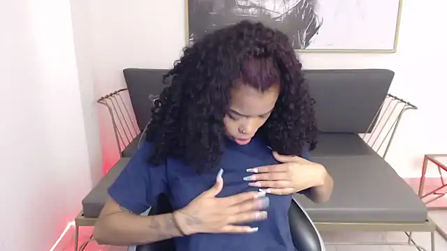 Snapshot of Shenna_brunette_ chatting on 2, 1, 2025 Shenna brunette online show from 2, 1, 2025