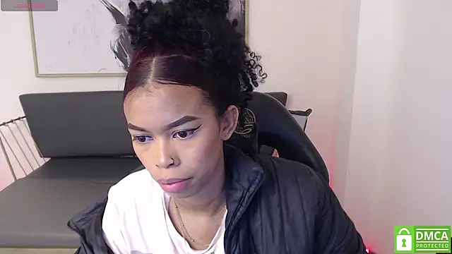 Snapshot of Shenna_brunette_ chatting on 8, 1, 2025 Shenna brunette online show from 8, 1, 2025