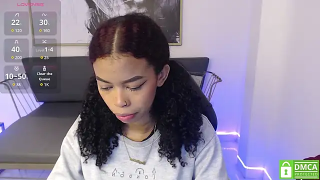 Snapshot of Shenna_brunette_ chatting on 10, 1, 2025 Shenna brunette online show from 10, 1, 2025