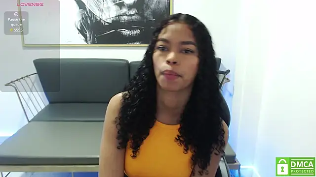 Snapshot of Shenna_brunette_ chatting on 8, 2, 2025 Shenna brunette online show from 8, 2, 2025