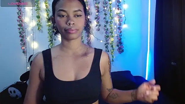 Snapshot of Shenna_brunette_ chatting on 11, 9, 2025 Shenna brunette online show from 11, 9, 2025