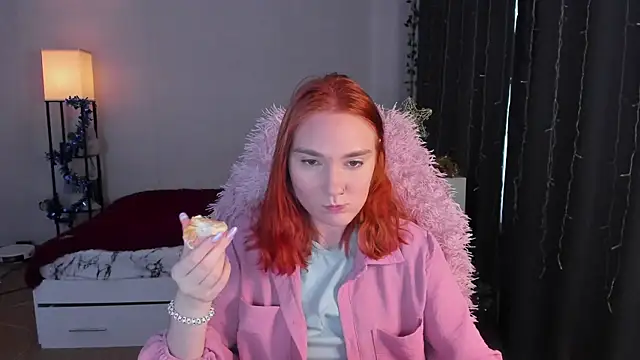 ReddHotPipper online show from 23, 12, 2025