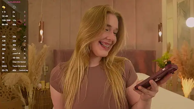 Snapshot of Smiley_Mia chatting on 1, 5, 2026 Smiley Mia online show from 1, 5, 2026