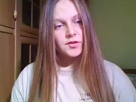 Snapshot of Evasapples chatting on 5, 12, 2024 Evasapples online show from 5, 12, 2024