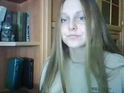 Snapshot of Evasapples chatting on 5, 12, 2024 Evasapples online show from 5, 12, 2024