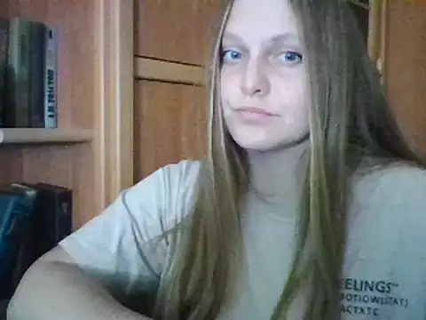 Snapshot of Evasapples chatting on 5, 12, 2024 Evasapples online show from 5, 12, 2024