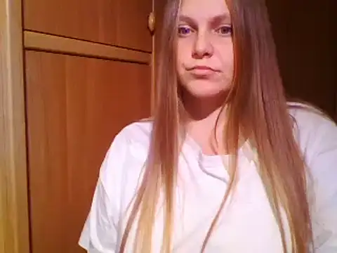Snapshot of Evasapples chatting on 6, 12, 2024 Evasapples online show from 6, 12, 2024