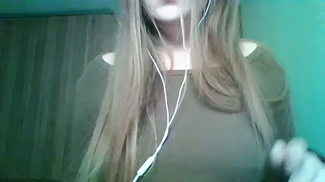 Snapshot of Evasapples chatting on 2, 5, 2026 Evasapples online show from 2, 5, 2026