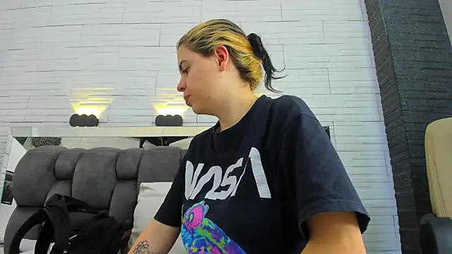 dorothy vegga online show from 17, 12, 2025