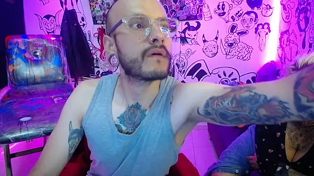 Snapshot of tatouagendecouple chatting on 12, 12, 2024 tatouagendecouple online show from 12, 12, 2024