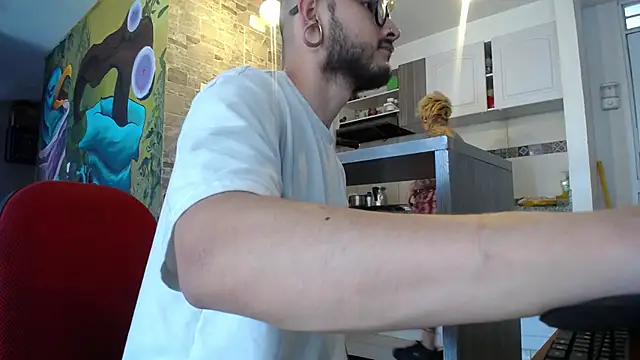 Snapshot of tatouagendecouple chatting on 6, 2, 2025 tatouagendecouple online show from 6, 2, 2025