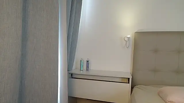 caaatalinalina online show from 10, 1, 2025