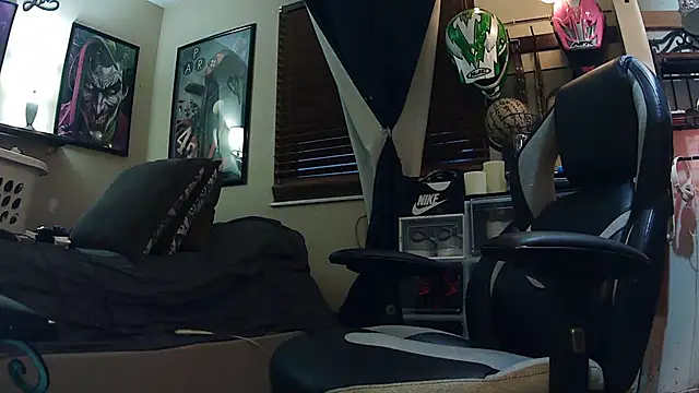 slutty guy12 online show from 6, 3, 2025