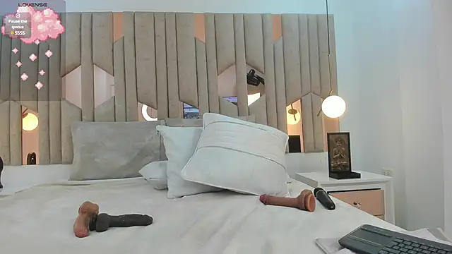 im nika  online show from 12, 1, 2025