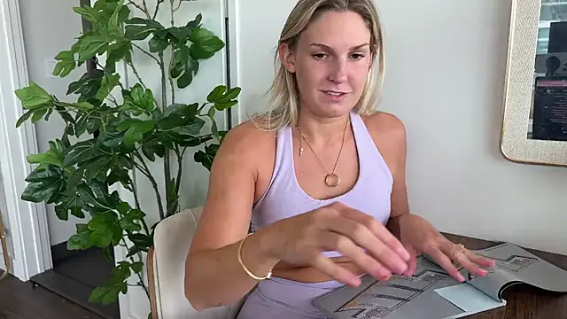 Snapshot of Graciemae_baexx chatting on 12, 9, 2025 Graciemae baexx online show from 12, 9, 2025