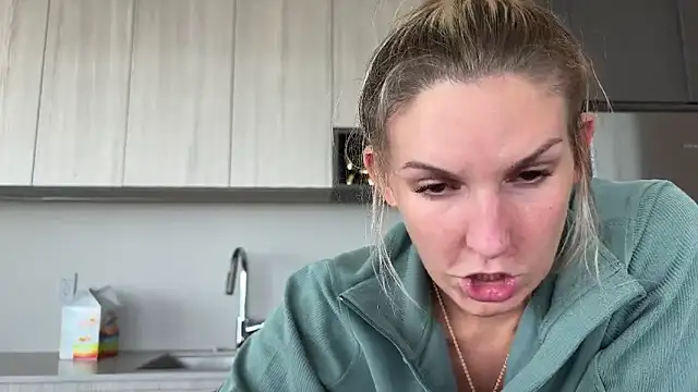 Snapshot of Graciemae_baexx chatting on 13, 9, 2025 Graciemae baexx online show from 13, 9, 2025