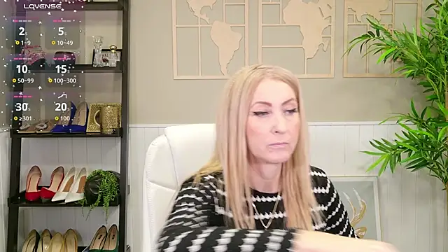 LadyLeea online show from 17, 12, 2025