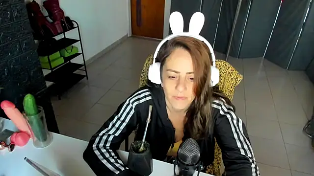 jessiburningheels online show from 26, 2, 2025