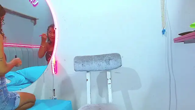 Snapshot of minimi_naty chatting on 9, 12, 2024 minimi naty online show from 9, 12, 2024