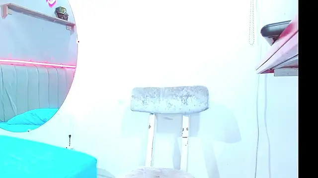 Snapshot of minimi_naty chatting on 15, 12, 2024 minimi naty online show from 15, 12, 2024